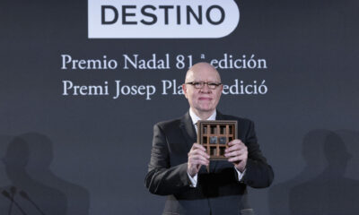 El jurado del Premio Nadal proclama a Jorge Fernández Díaz como ganador de su 81 edición en una velada en el que se ha dado también a conocer al vencedor de la 57 edición del Premio Josep Pla de prosa en catalán. EFE/Marta Pérez