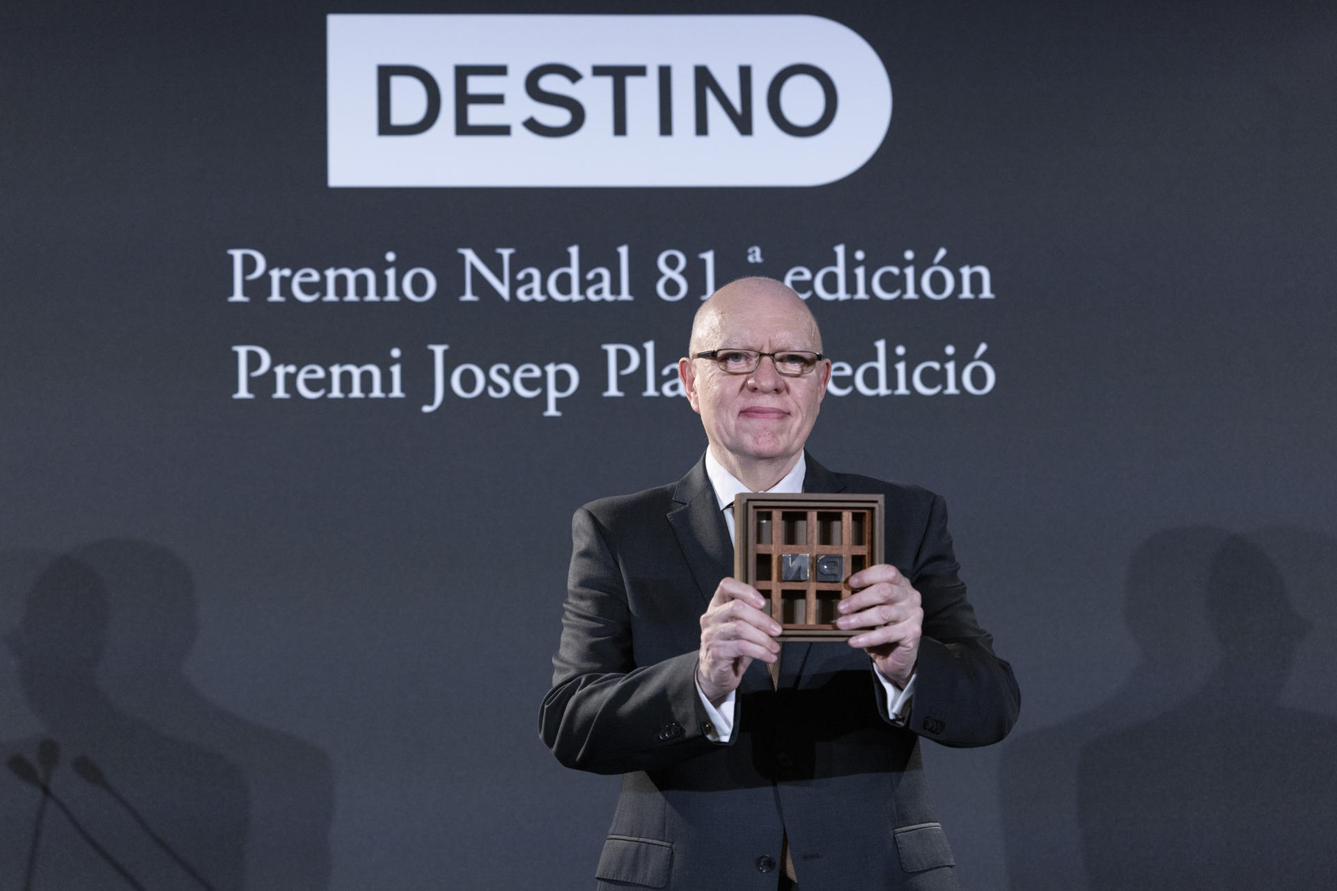 El jurado del Premio Nadal proclama a Jorge Fernández Díaz como ganador de su 81 edición en una velada en el que se ha dado también a conocer al vencedor de la 57 edición del Premio Josep Pla de prosa en catalán. EFE/Marta Pérez