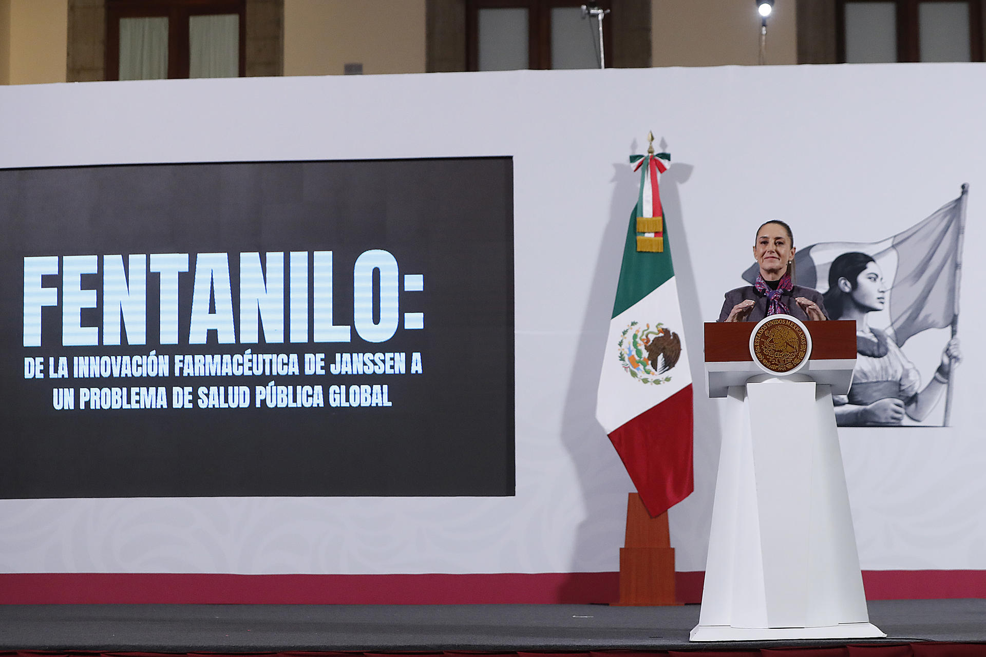 La presidenta de México, Claudia Sheinbaum, participa en una rueda de prensa este martes, en el Palacio Nacional de la Ciudad de México (México). EFE/ Mario Guzmán