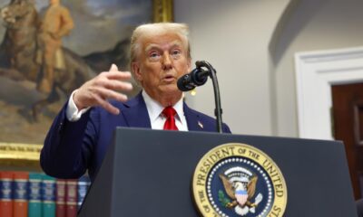 El presidente de Estados Unidos, Donald Trump, ofrece declaraciones en la Sala Roosevelt de la Casa Blanca en Washington D.C (EE.UU.). EFE/EPA/AARON SCHWARTZ / POOL