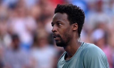 El tenista francés Gael Monfils durante su partido de cuarta ronda de individual masculino contra el estadounidense Ben Shelton en el Abierto de Australia en Melbourne. EFE/EPA/JAMES ROSS