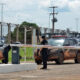 Fotografía de archivo en donde se ven policías en la entrada de una prisión en Brasil. EFE/ Ney Douglas