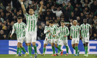 Los futbolistas del Betis celebran un gol en el estadio Benito Villamarín de Sevilla, en una foto de archivo. EFE/ Julio Muñoz