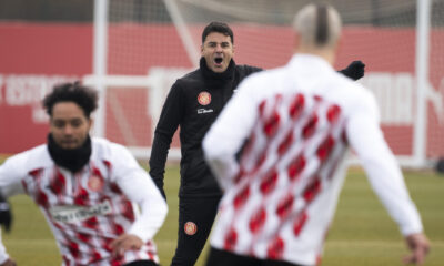 El entrenador del Girona FC, Míchel Sánchez, durante el entrenamiento que el equipo ha realizado este martes. EFE/David Borrat