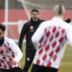 El entrenador del Girona FC, Míchel Sánchez, durante el entrenamiento que el equipo ha realizado este martes. EFE/David Borrat