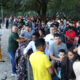 Fotografía de archivo de personas en fila realizando tramites migratorios en Tapachula (México). EFE/ Juan Manuel Blanco