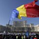 Miembros de la asociación sindical de la policía SNPPC (Sindicato Nacional de Policías y Personal Contractual) participan en una protesta frente a la sede del Parlamento en Bucarest, Rumania, el 17 de enero de 2025. Miembros de la C(Protestas, Rumanía, Bucarest) EFE/EPA/ROBERT GHEMENT