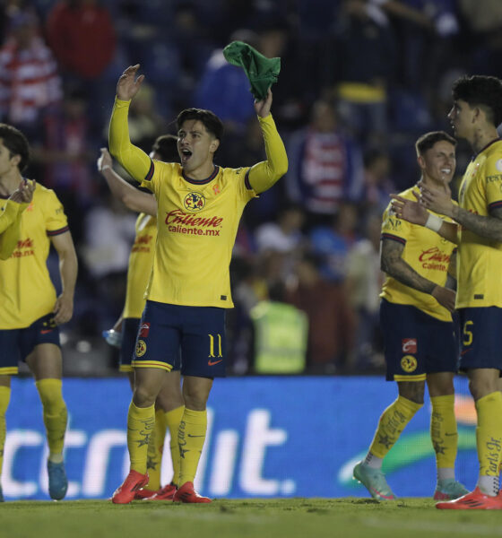 Jugadores de América celebran un gol en el estadio Ciudad de los Deportes en Ciudad de México (México). Archivo. EFE/Isaac Esquivel