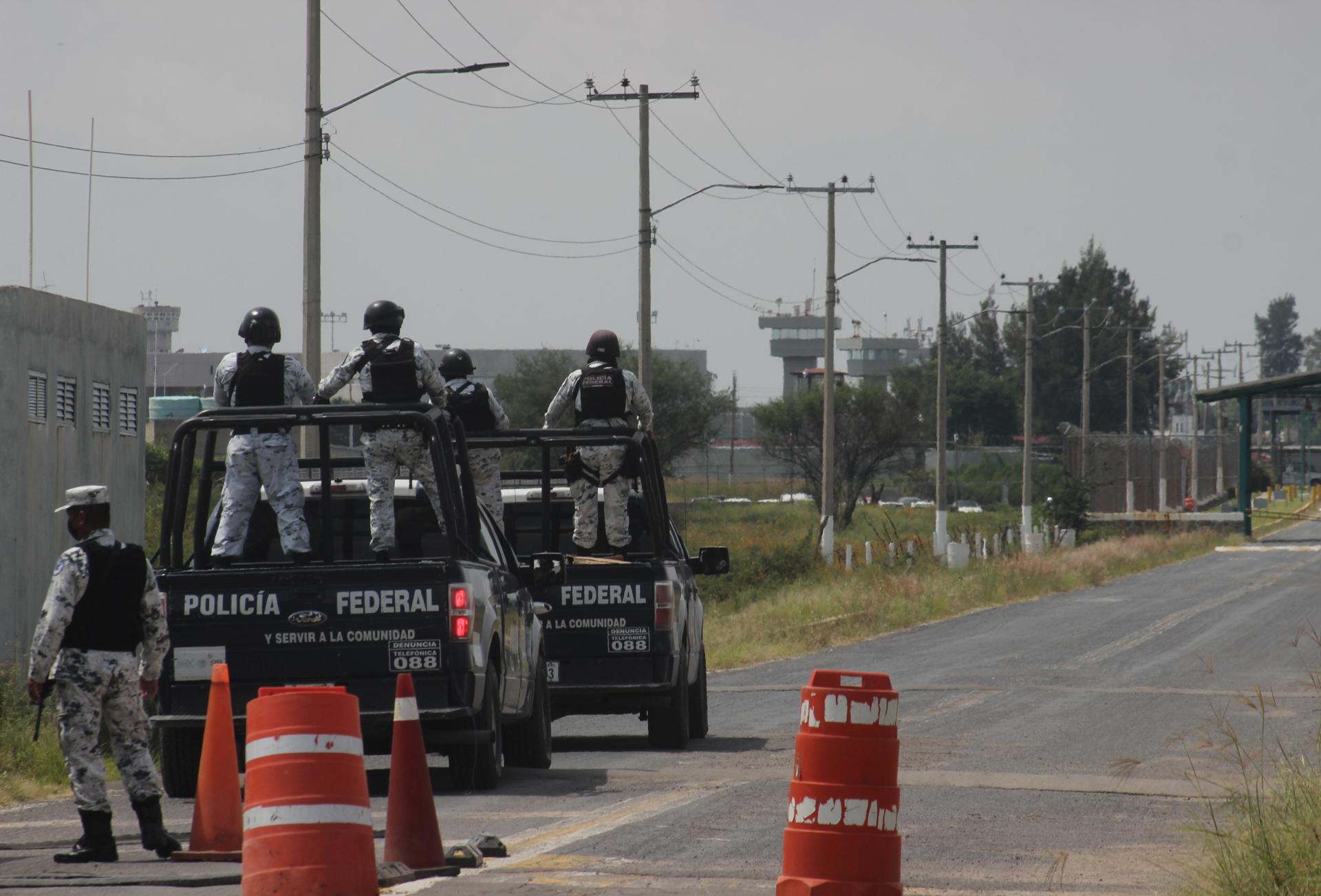 En un comunicado, la FGR indicó que agentes de la AIC, adscritos a la FGR, detuvieron, el jueves por la noche, a César 'D', quien en diciembre pasado se fugó del Reclusorio Metropolitano de Puente Grande, Jalisco. Archivo. EFE/Francisco Guasco