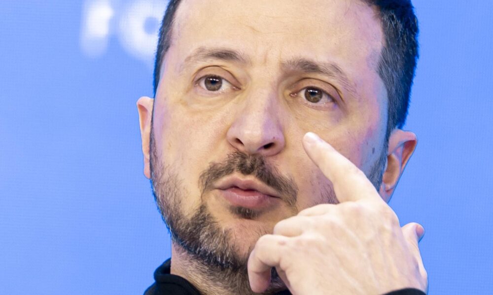 El presidente ucraniano Volodymyr Zelensky habla en una sesión plenaria durante la 55ª reunión anual del Foro Económico Mundial (FEM) en Davos, Suiza, el 21 de enero de 2025. La reunión anual del Foro Económico Mundial reúne a emprendedores, científicos y líderes corporativos y políticos en Davos del 20 al 24 de enero.  (Zelenski, Suiza) EFE/EPA/MICHAEL BUHOLZER