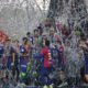 Los jugadores del FC Barcelona celebran la victoria con el trofeo tras el partido de la final de la Supercopa de España de fútbol entre el Real Madrid y el FC Barcelona, en Yeda, Arabia Saudí. EFE/ Alberto Estévez