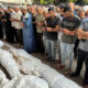 Cadáveres de una misma familia homenajeados en Zawayda, en el centro de Gaza, en agosto de 2024. EFE/Str