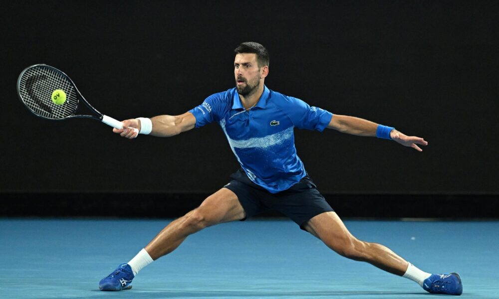 Novak Djokovic durante su duelo del abierto de Australia ante Jiri Lehecka. EFE/EPA/JAMES ROSS AUSTRALIA AND NEW ZEALAND OUT