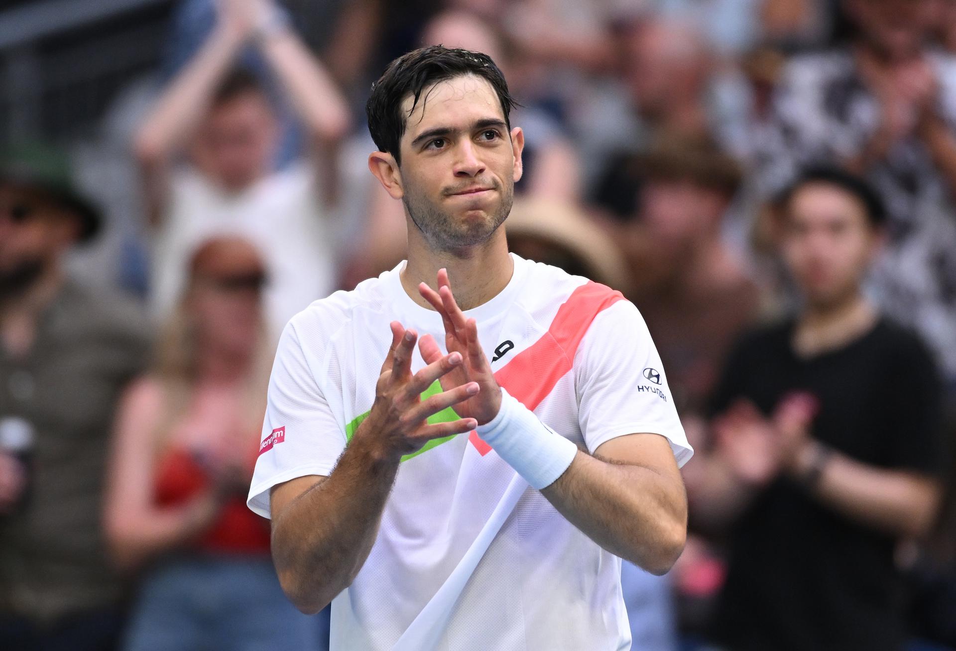 El portugués Nuno Borges celebra su victoria sobre el australiano Jordan Thompson. Será el rival de Carlos Alcaraz en la tercera ronda del Abierto de Australia. EFE/EPA/JAMES ROSS