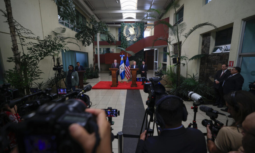 Fotografía de archivo en donde se ven periodistas durante una rueda de prensa. EFE/ Stringer