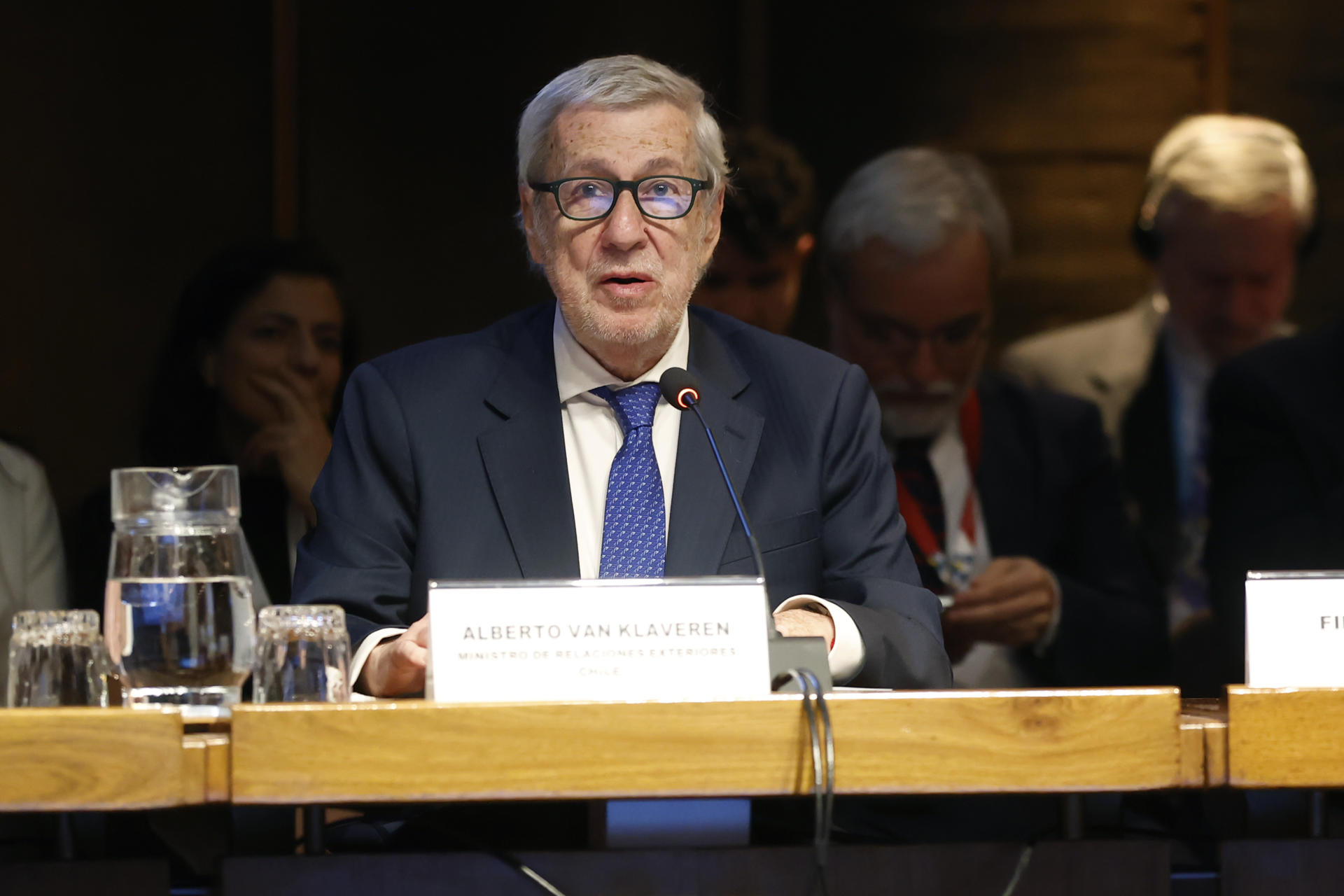 Fotografía de archivo del pasado 11 de diciembre del canciller chileno, Alberto Van Klaveren, durante la ceremonia de apertura del Evento Ministerial del Proceso de Cartagena+40, en Santiago (Chile). EFE/ Elvis González