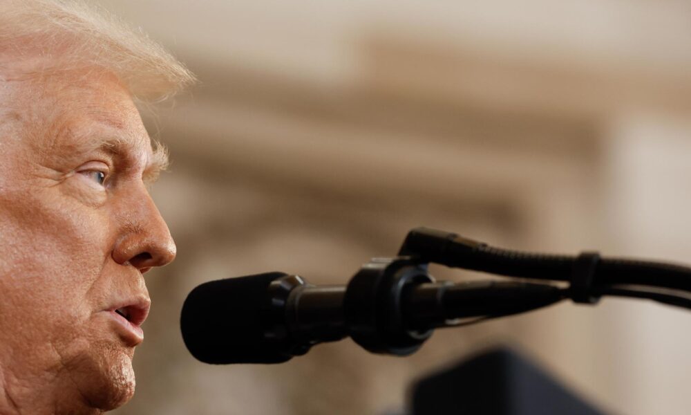 El presidente de EE. UU., Donald Trump, habla durante las ceremonia de investidura en el Capitolio de EE. UU. en Washington, DC., el 20 de enero de 2025. EFE/CHIP SOMODEVILLA / POOL