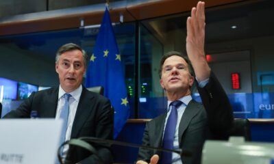 El Secretario General de la OTAN, Mark Rutte (D) y el Presidente del Comité de Asuntos Exteriores del Parlamento Europeo, David McAllister (I), asisten a una audiencia del comité de Asuntos Exteriores del Parlamento de la UE en Bruselas, Bélgica, el 13 de enero de 2025. (Bélgica, Bruselas) EFE/EPA/OLIVIER HOSLET