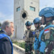 El secretario general de la ONU, António Guterres, visitó este viernes a los cascos azules desplegados en el sur del Líbano.  Guterres y el presidente francés, Emmanuel Macron, visitan Beirut a una semana para que expire el acuerdo de alto el fuego entre el grupo chií libanés Hizbulá e Israel. EFE/António Guterres Vía X - SOLO USO EDITORIAL/SOLO DISPONIBLE PARA ILUSTRAR LA NOTICIA QUE ACOMPAÑA (CRÉDITO OBLIGATORIO) -