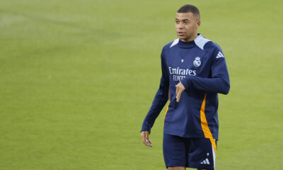 El delantero francés del Real Madrid Kylian Mbappé durante el entrenamiento en Yeda, en la víspera de la final de la Supercopa de España de fútbol que les enfrenta al Barcelona. EFE/ Alberto Estevez