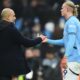 El entrenador del Manchester City Pep Guardiola y Erling Haaland. EFE/EPA/PETER POWELL