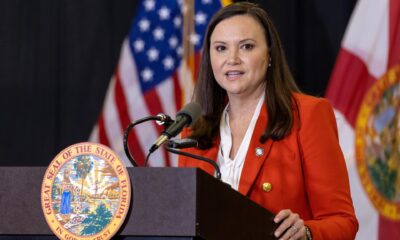 Fotografía de archivo de la fiscal general de Florida, Ashley Moody, durante una conferencia de prensa, en Palm Beach, Florida, EE. UU., el 17 de septiembre de 2024. EFE/EPA/Cristobal Herrera-Ulashkevich