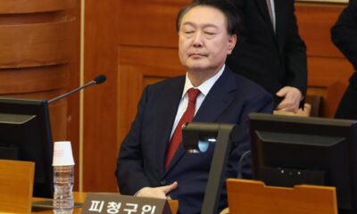 El presidente surcoreano, Yoon Suk-yeol, asiste a la tercera audiencia de su juicio político en relación con su declaración de la ley marcial en el Tribunal Constitucional de Seúl, el 21 de enero de 2025. EFE/EPA/YONHAP / POOL SOUTH KOREA OUT