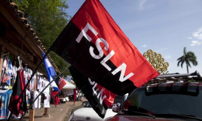 Foto de archivo de una bandera del Frente Sandinista de Liberación Nacional (FSLN). EFE/Jorge Torres