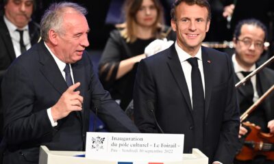 Foto archivo. Francois Bayrou (L) Presidente Emmanuel Macron (R) EFE/EPA/CAROLINE BLUMBERG / POOL