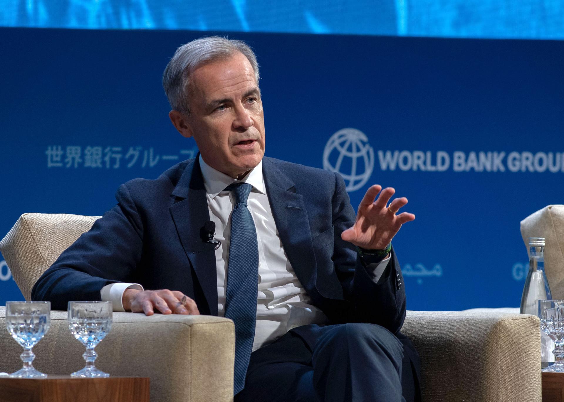 Fotografía de archivo de Mark Carney durante una mesa redonda en el tercer día de las Reuniones Anuales de 2023 del Fondo Monetario Internacional (FMI) y el Grupo del Banco Mundial (GBM) en Marrakech, Marruecos, el 11 de octubre de 2023. EFE/EPA/Jalal Morchidi