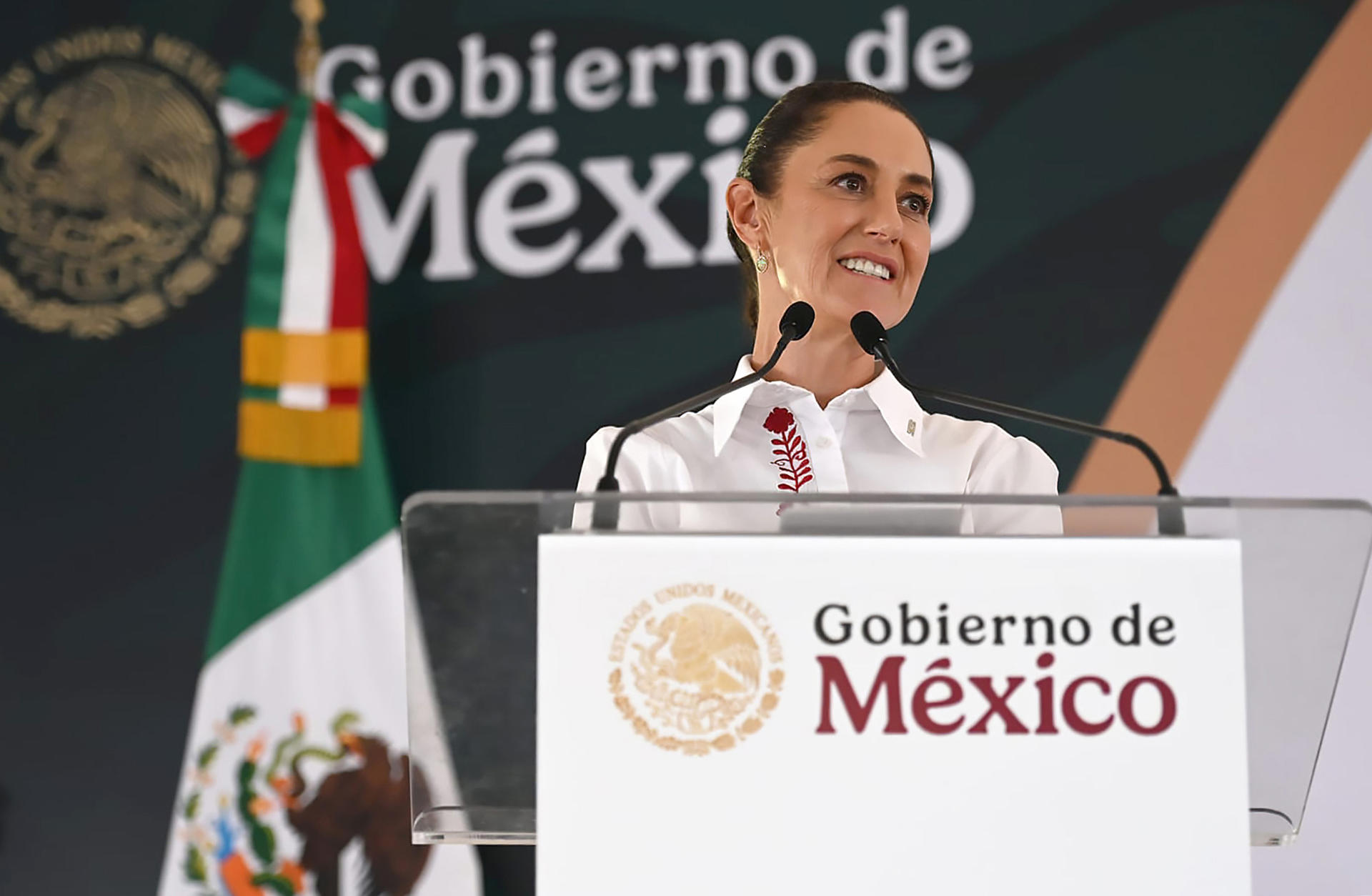 Fotografía cedida por la Presidencia de México de la mandataria mexicana, Claudia Sheinbaum, durante una gira de trabajo en el municipio de Chinantla este domingo, en el estado de Puebla (México). EFE/Presidencia de México/SOLO USO EDITORIAL/ NO VENTAS/SOLO DISPONIBLE PARA ILUSTRAR LA NOTICIA QUE ACOMPAÑA(CRÉDITO OBLIGATORIO)