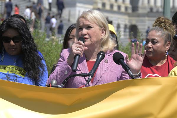 Plantean leyes en apoyo a 'dreamers' y migrantes agricultores