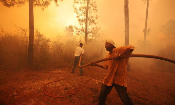 Evacuación por incendio en las Carolinas