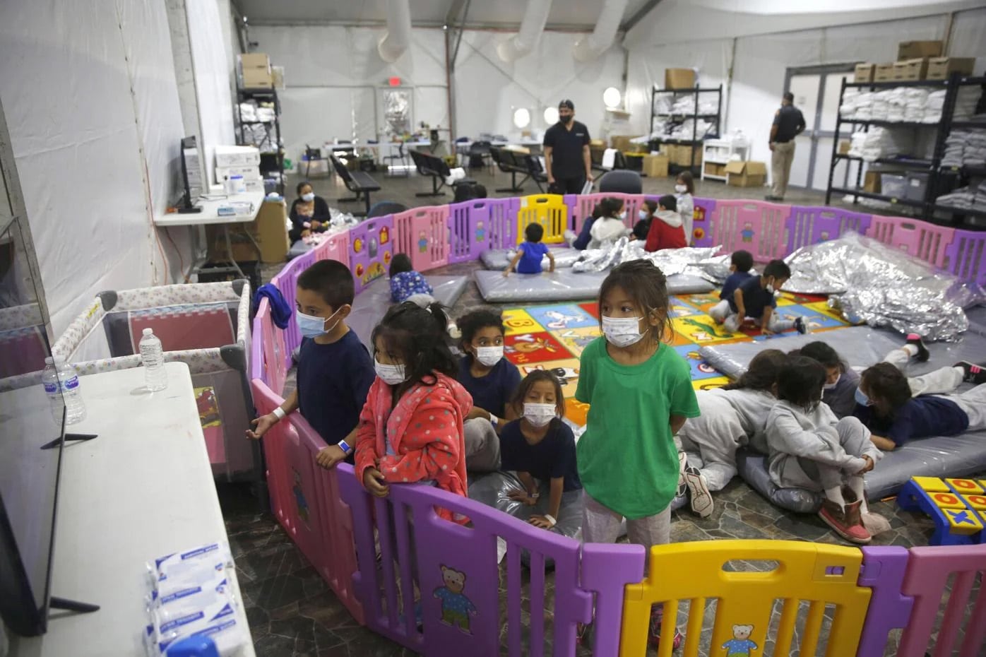 Desprotegerían a niños migrantes bajo custodia federal
