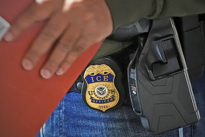 Deslegalizar para deportar