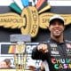 Bubba Wallace saca victoria en Indianapolis