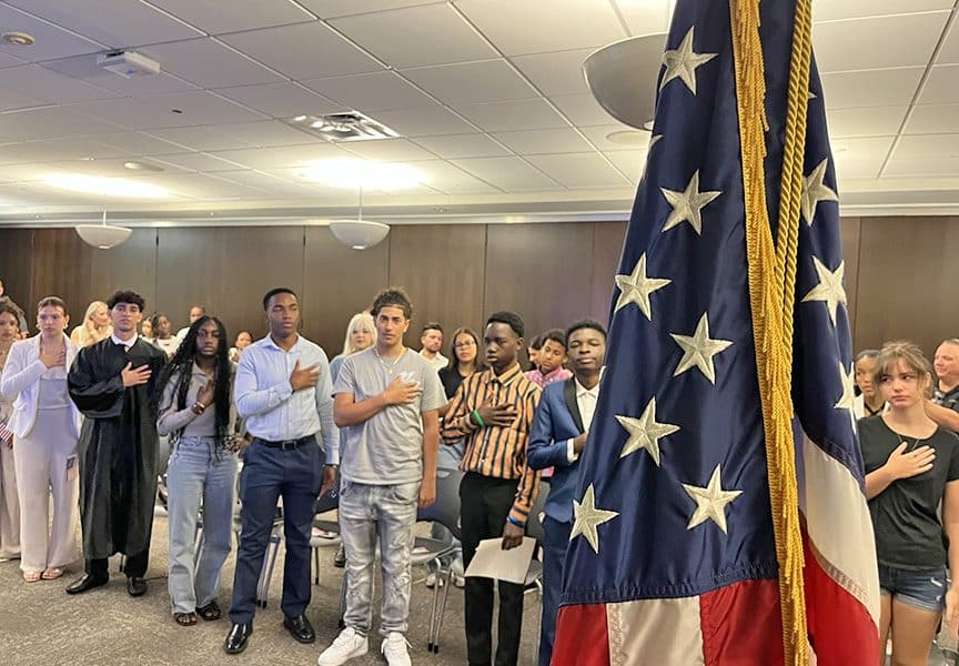 USCIS revisará tu aporte a la “felicidad” de EE.UU.