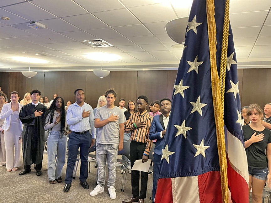 USCIS revisará tu aporte a la “felicidad” de EE.UU.