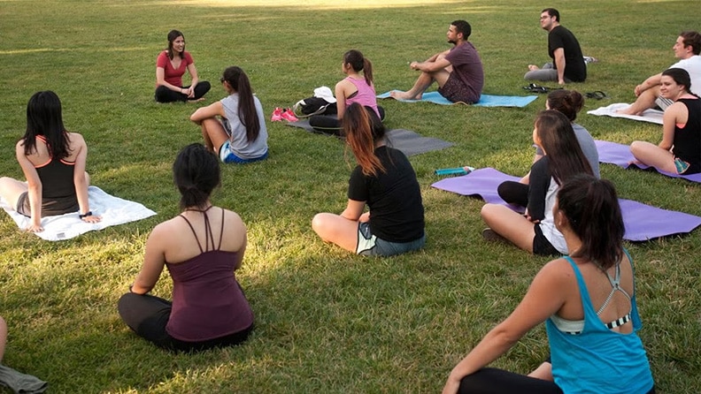Ofrecerán taller gratuito de terapia de yoga