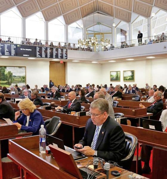 Legislatura anula veto del gobernador Josh Stein