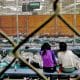 Denuncian abusos en cárcel de inmigrantes