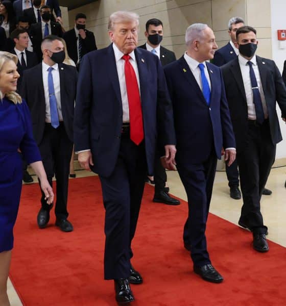 El presidente de Estados Unidos, Donald Trump (2i), es recibido por el presidente israelí, Benjamín Netanyahu (c), este lunes a su llegada a Jerusalén (Israel). EFE/ Parlamento Israelí (Knéset) / ***SOLO USO EDITORIAL/SOLO DISPONIBLE PARA ILUSTRAR LA NOTICIA QUE ACOMPAÑA (CRÉDITO OBLIGATORIO)***