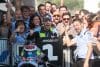El piloto español de MotoGP Gresini Racing Fermin Aldeguer celebra después de ganar la carrera en el Gran Premio de Motociclismo de Indonesia en el Circuito de Mandalika, en Indonesia. EFE/EPA/ADI WEDA
