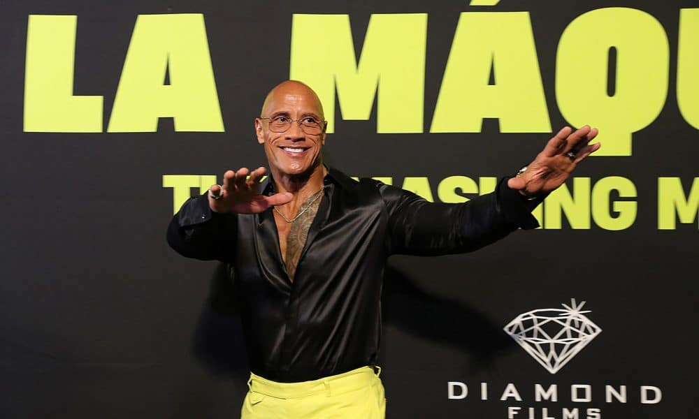El actor estadounidense Dwayne Johnson 'La Roca', posa durante la alfombra roja de la película 'La Máquina: The Smashing Machine' este martes, en Ciudad de México (México). EFE/ Mario Guzmán