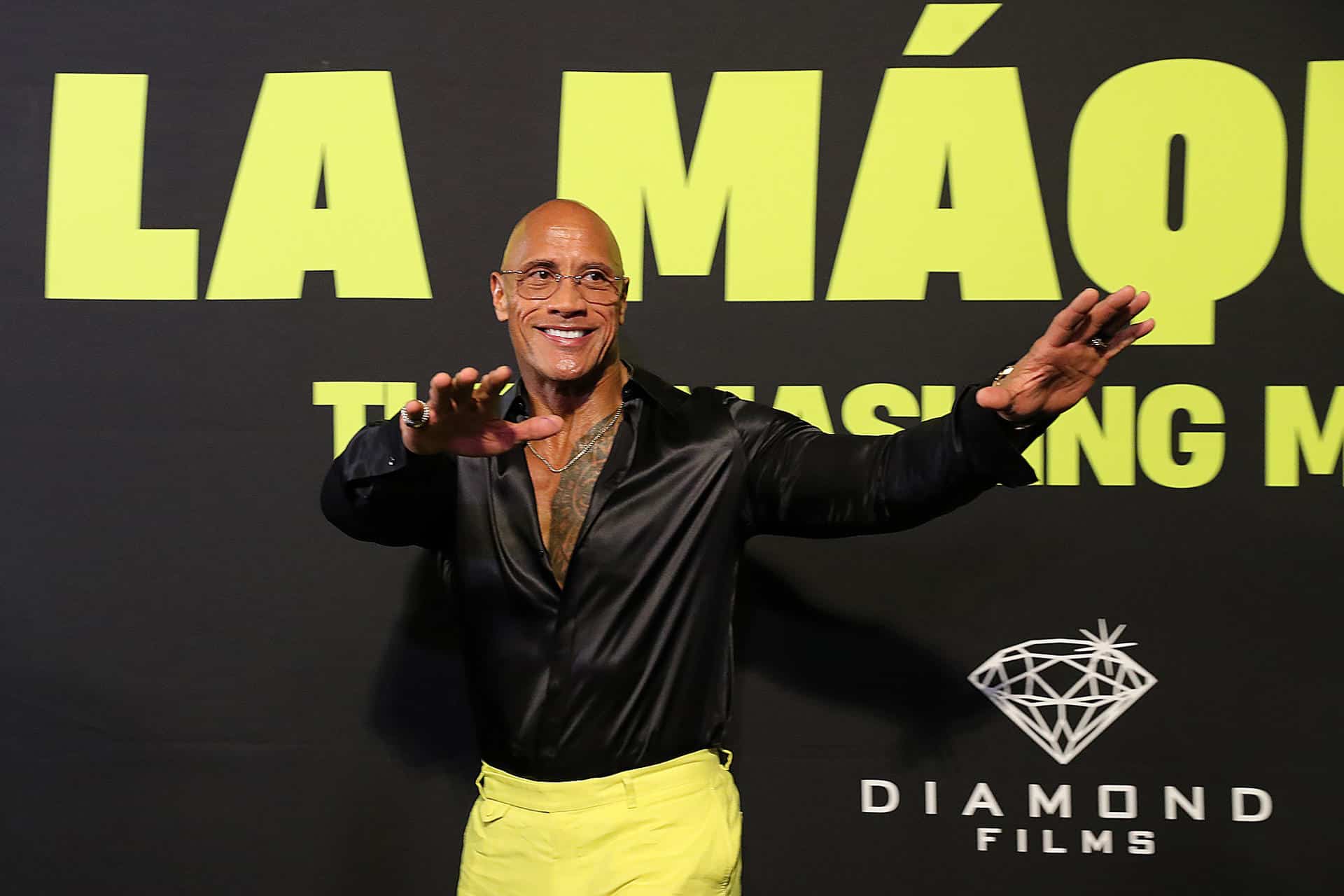 El actor estadounidense Dwayne Johnson 'La Roca', posa durante la alfombra roja de la película 'La Máquina: The Smashing Machine' este martes, en Ciudad de México (México). EFE/ Mario Guzmán