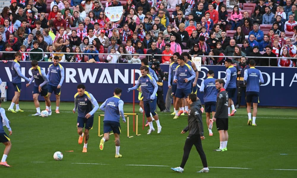 Los jugadores del Atlético de Madrid, durante el entrenamiento. EFE/Fernando Villar