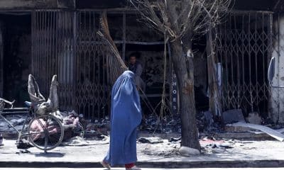 Imagen de archivo de una mujer ataviada con un burka en Kabul. EFE/Hedayatullah Amid