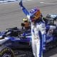 Carlos Sáinz saluda tras concluir tercero la carrera sprint del Gran Premio de Estados Unidos, en Austin (Texas). EFE/EPA/DUSTIN SAFRANEK