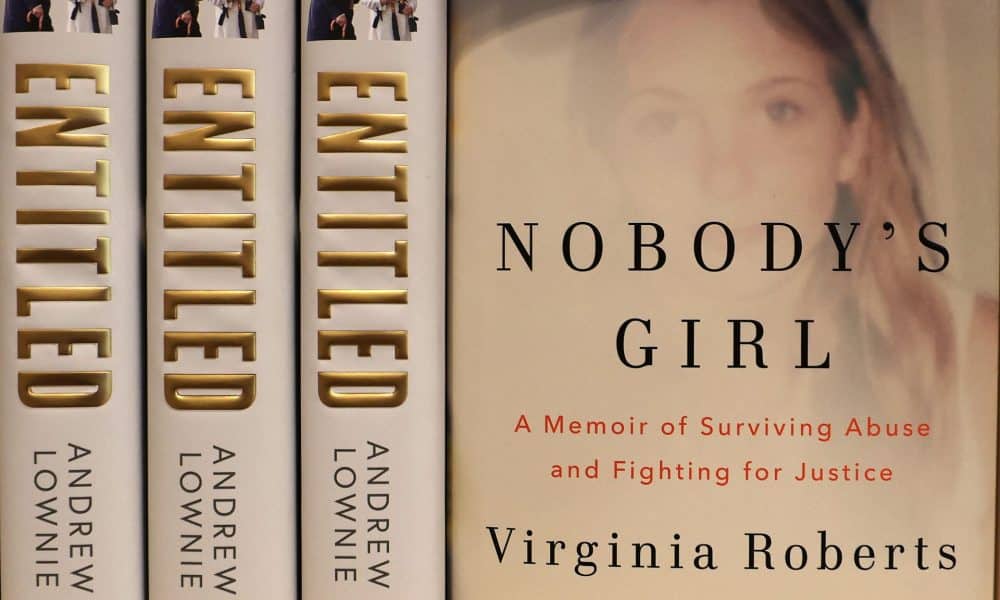 El libro póstumo de Virginia Giuffre, titulado 'Nobody's Girl' en una librería tras su publicación en Londres, Reino Unido, 21 de octubre de 2025. 
EFE/EPA/ANDY RAIN
 
//////////
 
LONDON (United Kingdom), 21/10/2025.- Virginia Giuffre's posthumous memoir, titled 'Nobody's Girl' (R), is on display at a bookshop after its publication in London, Britain, 21 October 2025. Giuffre, who took her own life almost six months ago, had for years accused Prince Andrew and Jeffrey Epstein of abusing her. (Reino Unido, Londres) EFE/EPA/ANDY RAIN