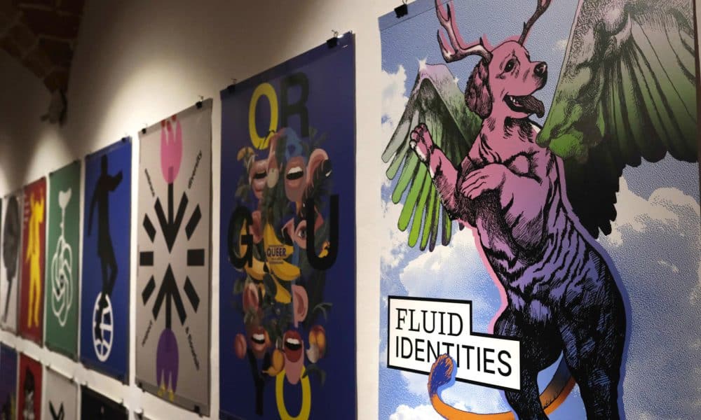 Fotografía de algunos carteles en una exposición durante la Bienal de Diseño y Cartel Bolivia (BICeBé) 2025 en el Museo Nacional de Arte (MNA) este 28 de octubre de 2025, en La Paz (Bolivia). EFE/ Luis Gandarillas